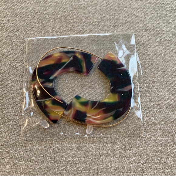 Agate Effect Resin Drop Hoop Earrings - Picture 3 of 3